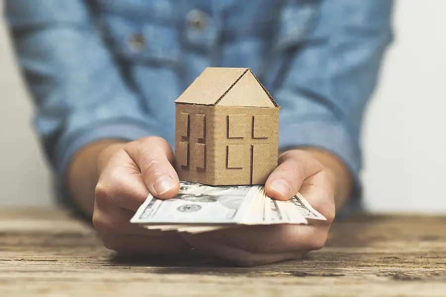 Can Tenants Pay Rent With Cash or a Money Order? What Washington Landlords Should Know